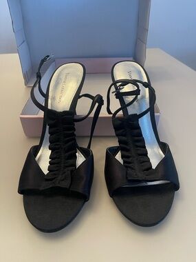 Vianni Collection Black Ruffle T-Strap Heeled Sandals